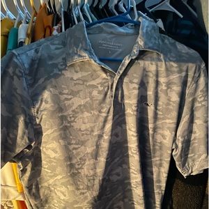 Vineyard Vines mens L camo polo